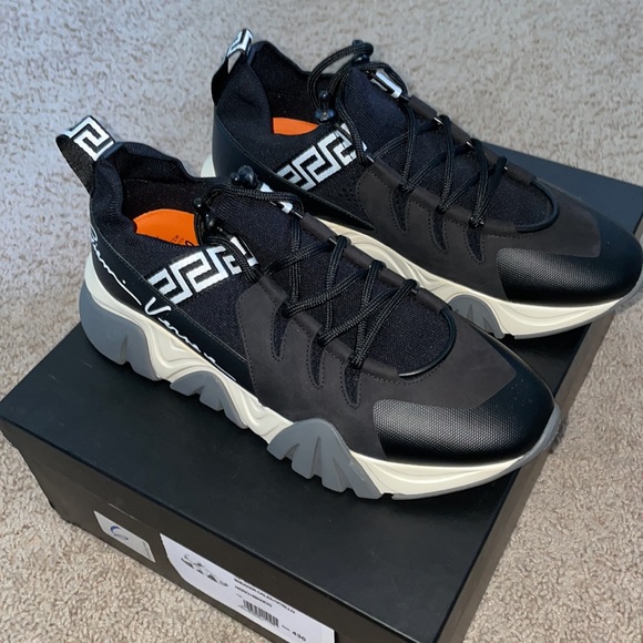 COPY - Authentic Versace Sneaker Black,White,Gray Size 10.5 - Picture 2 of 9